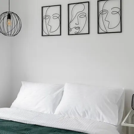 Rondo Wiatraczna Comfort Studio Apartment *