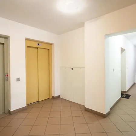 Rondo Wiatraczna Comfort Studio Apartment